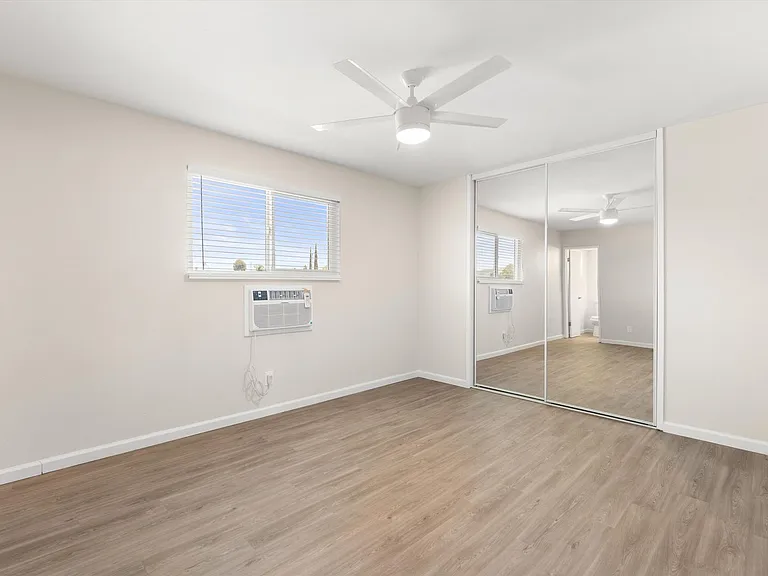 9139 - Jade Apts — Photo 27