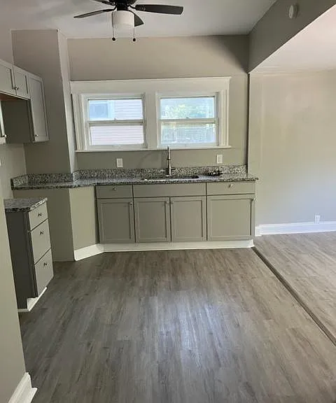 1220 E 59th St — Photo 5