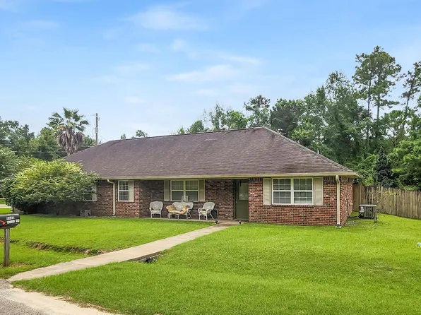 9722 Kini St, Diamondhead, MS 39525