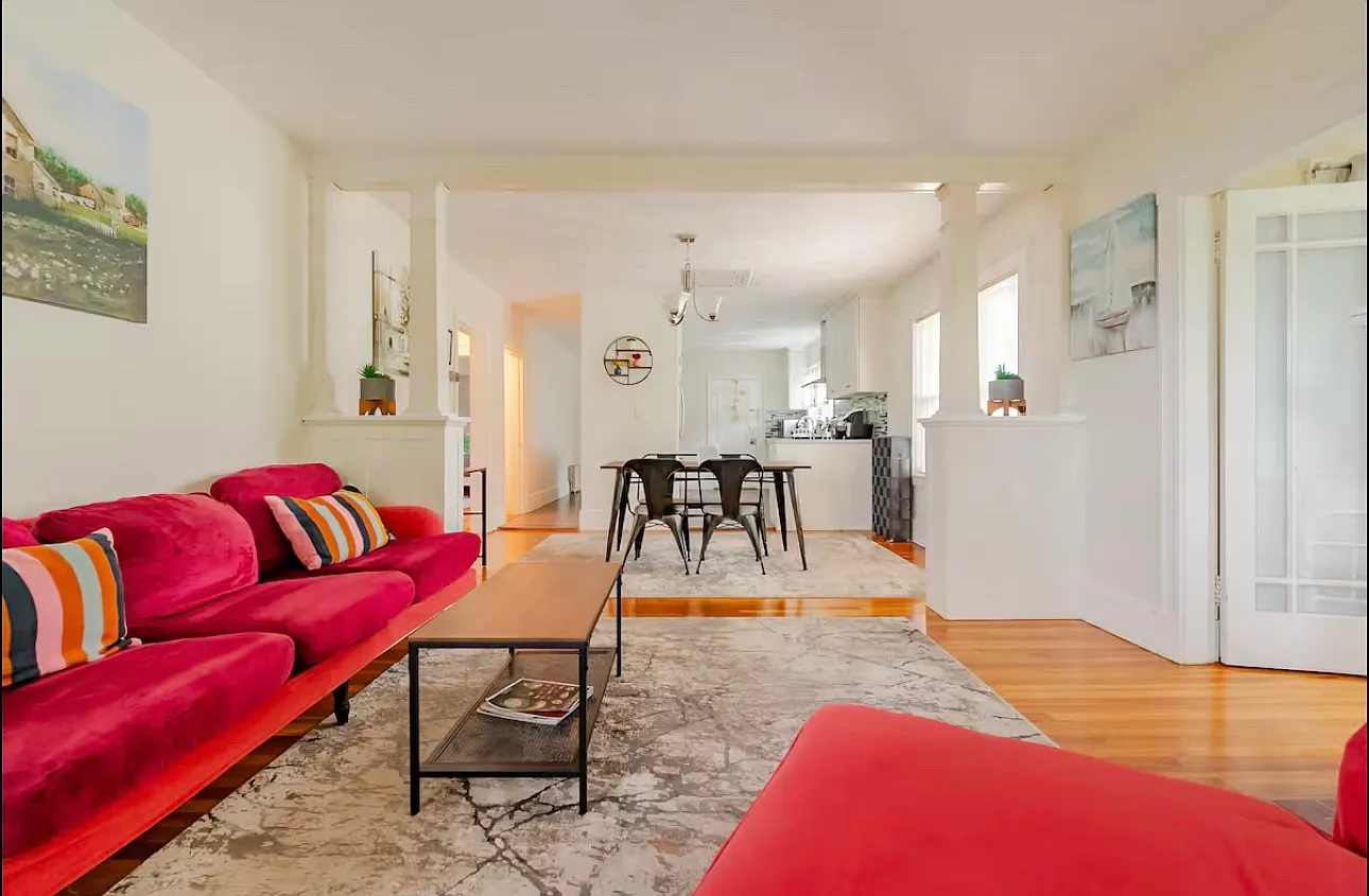 3 bed, 1400 sqft, $4,200 — Photo 1