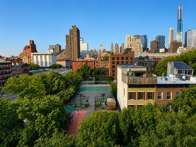 456 W 47th St #4C — Photo 9