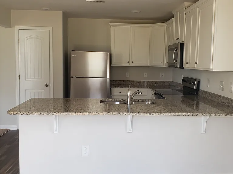 5 Hazelburn Ct — Photo 1