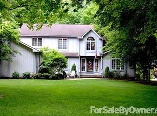 11950 Schreiber Rd, Valley View, OH 44125