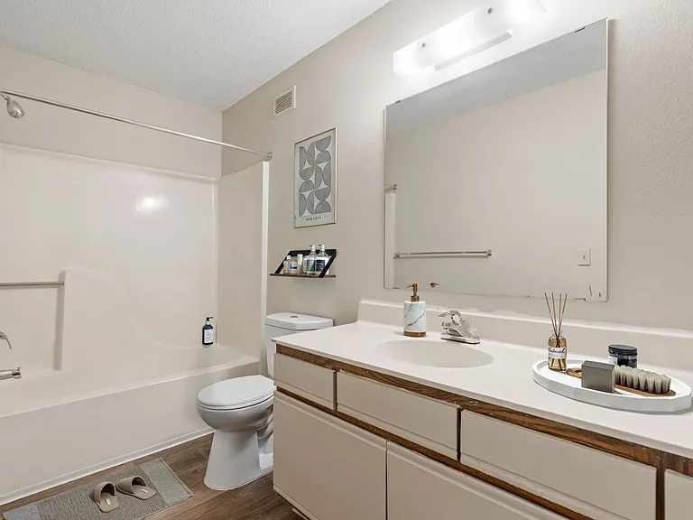 Two Bedroom C - 2 Bed / 2 Bath - 950 Sq.Ft.