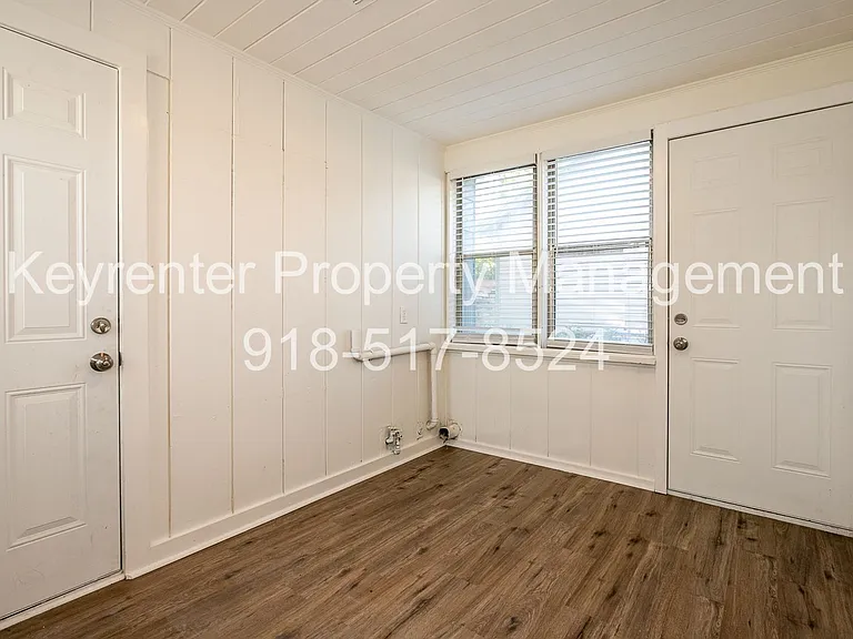 1502 N Columbia Ave — Photo 20