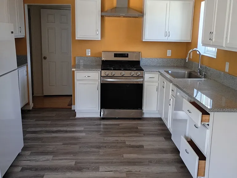 5413 Bishop St — Photo 4