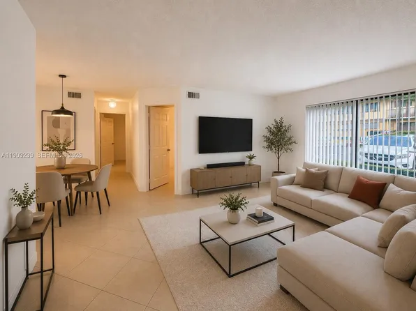 523 Trace Cir APT 105, Deerfield Beach, FL 33441