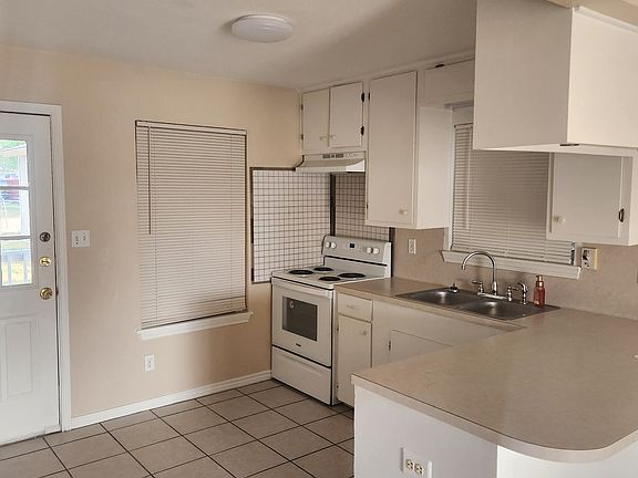 5th image of 5425 Crockett St