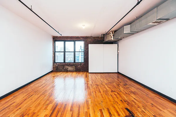 Rented by Nooklyn NYC LLC | media 11
