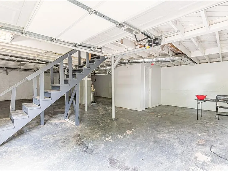 350 Brooks Ave SW — Photo 30