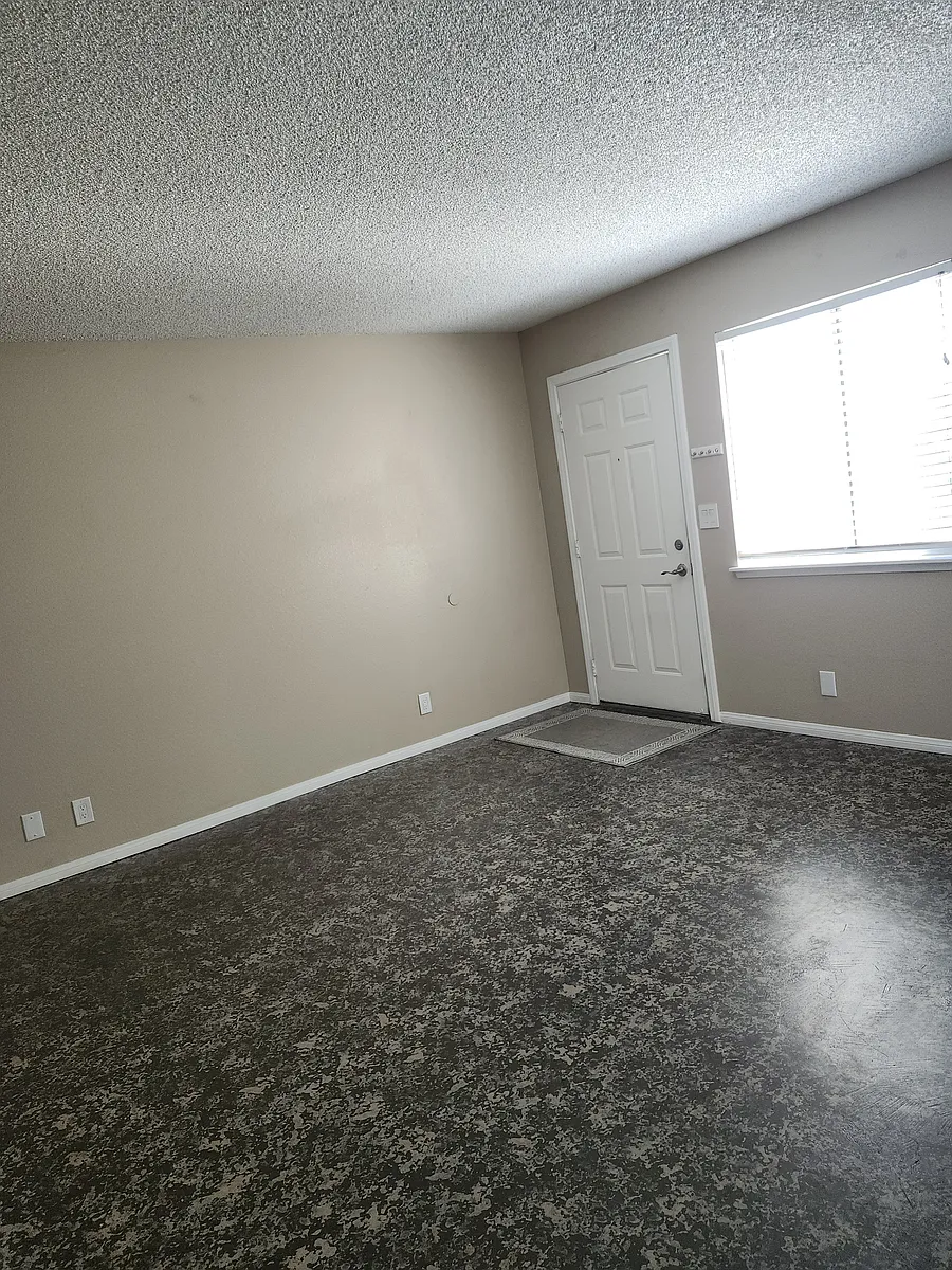 Building Photo - 124 Parkview Ave #B