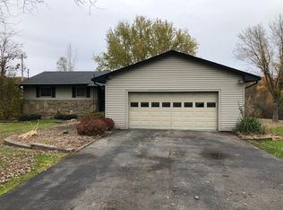 5561 10 Mile Rd NE, Rockford, MI 49341