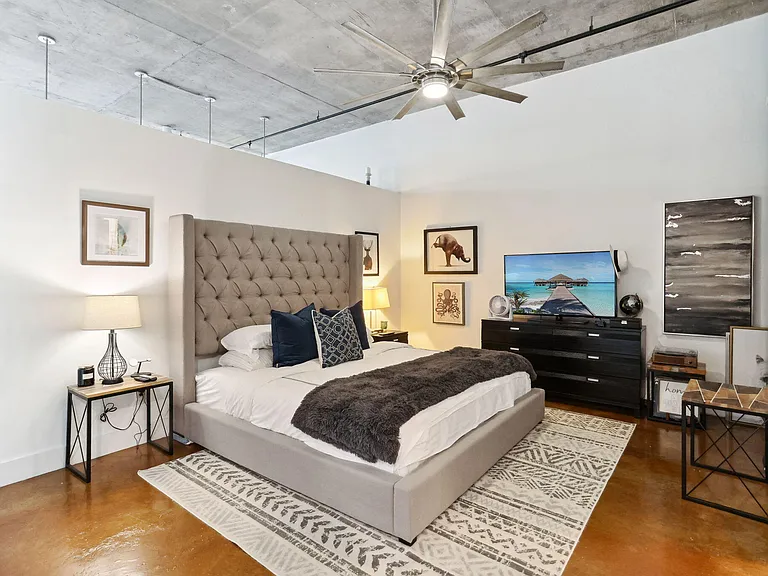 180 NE 4th Ave #307 — Photo 14