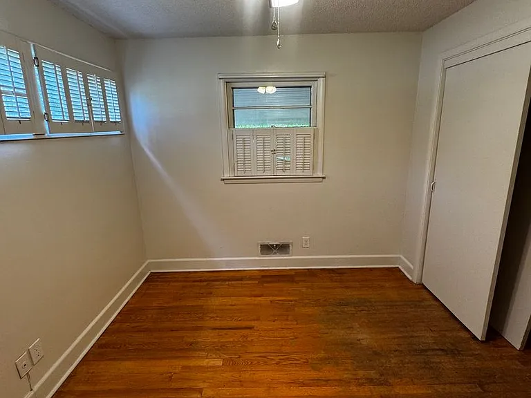 416 Stroud Rd — Photo 12