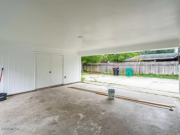 213 Presbytere Pkwy — Photo 21