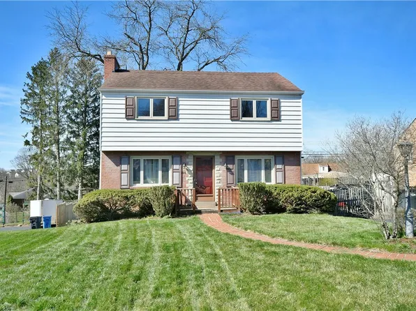 2016 Worcester Dr, Pittsburgh, PA 15243