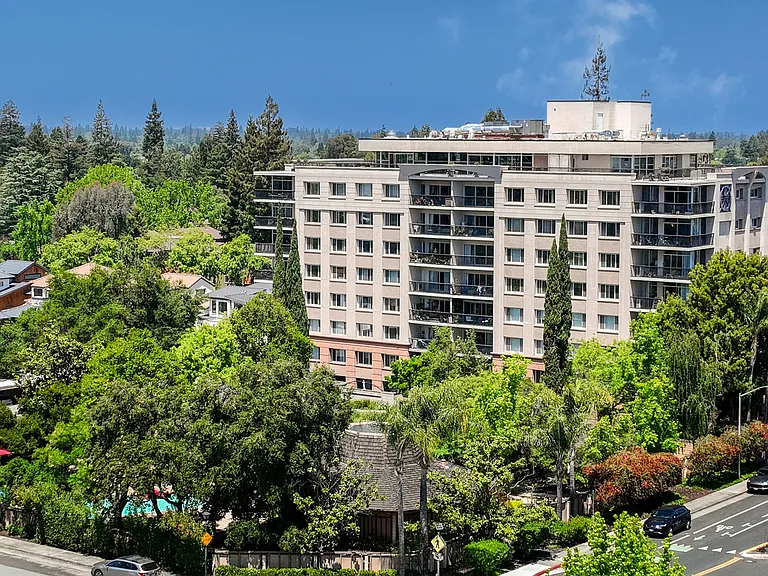 Tan Plaza Apartments — Photo 38