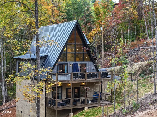 2313 Grey Fox Run, Sevierville, TN 37862