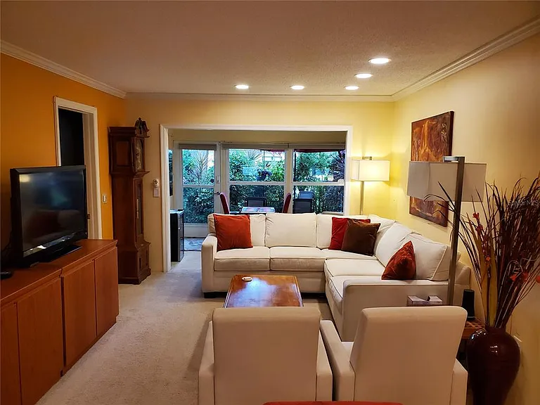 1403 Arrowhead Cir W #13-E — Photo 11