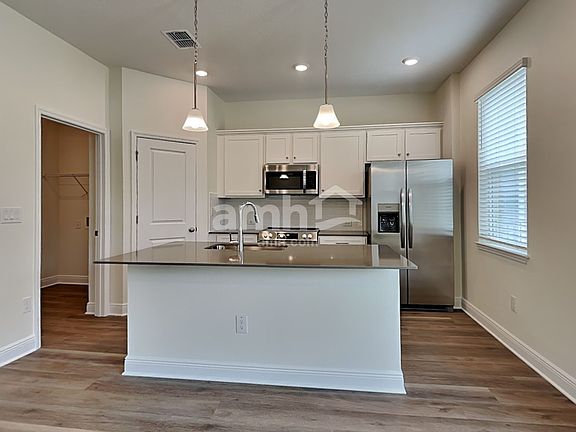 4th image of 27162 Saint Andrews Ave