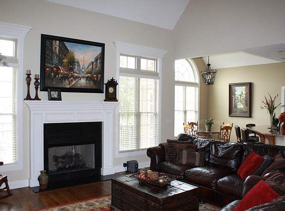3rd image of 829 Mandarin Ave