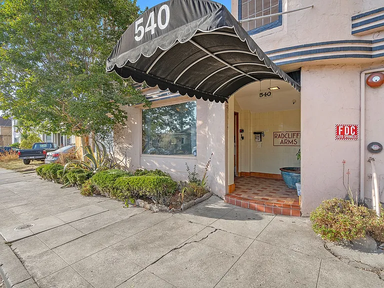 540 Alcatraz Ave. — Photo 16
