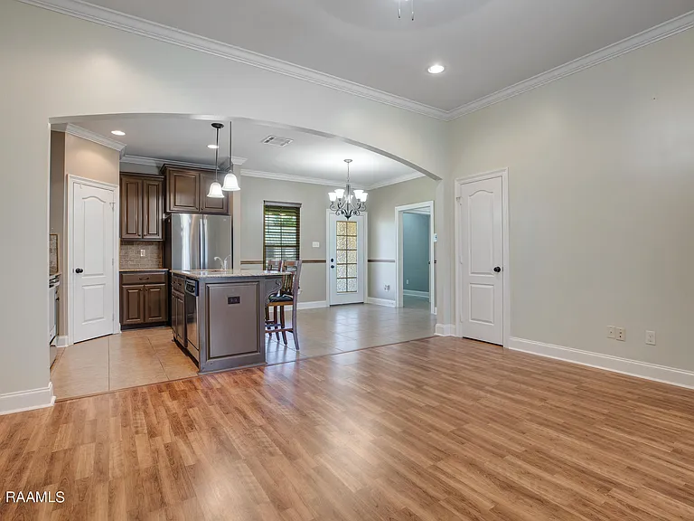 1101 Christopher St — Photo 4