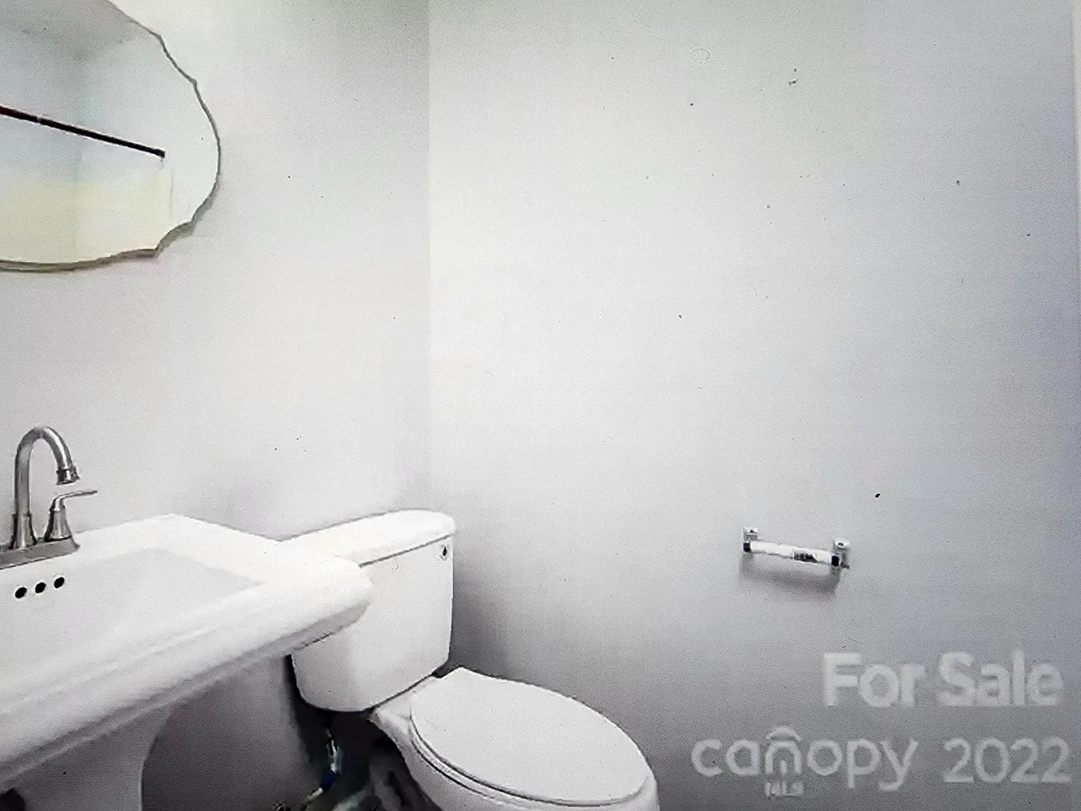 2 bed, 1050 sqft, $1,400 — Photo 2