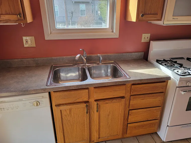 1901 Mentor Ave #1 — Photo 10