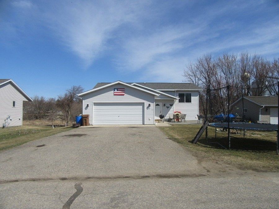 1st image of 309 Lakeview Dr