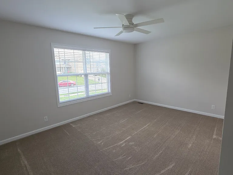 1186 Castlewood Dr — Photo 12