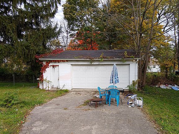 4th image of 2060 Myrtle Ave