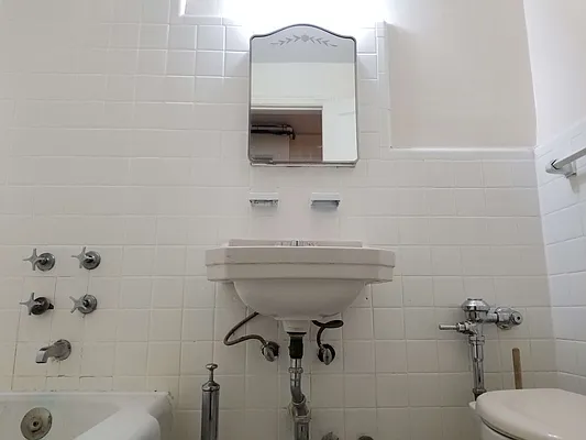 Rented by BRICK & GALO REALTY CORP | media 7