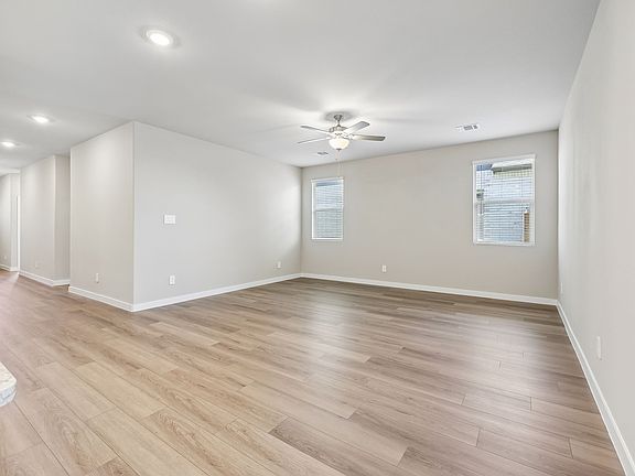 3rd image of 3281 Mint Springs St