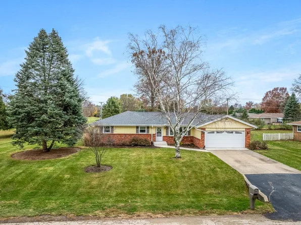 959 Firefly Dr, Rockford, IL 61115