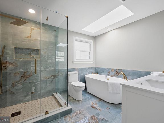 3rd image of 7501 Cross Gate Ln