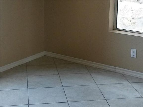 3rd image of 4748 Excalibur Dr