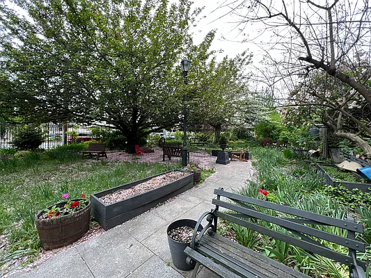 Rented by Capri Jet Realty Corp | media 14