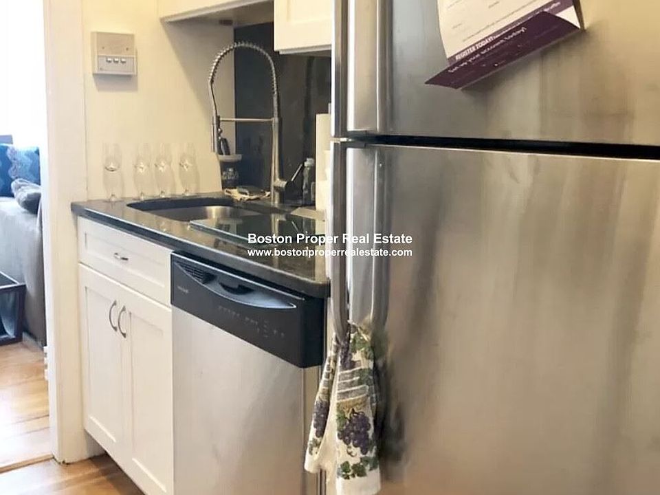 381 Commonwealth #6 Boston - Back Bay Unit Photo 4