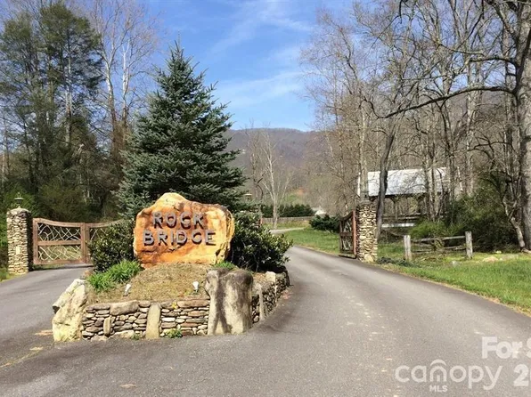18 Covered Bridge Trl, Waynesville, NC 28785