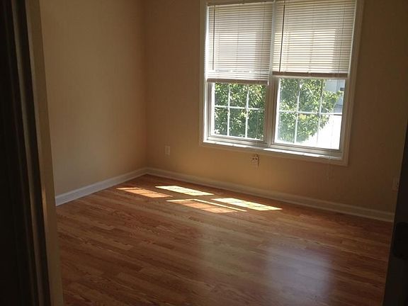 5th image of 561 Oak Vista Ct