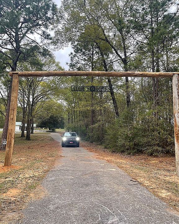 1st image of 4812 Wolf Log Rd