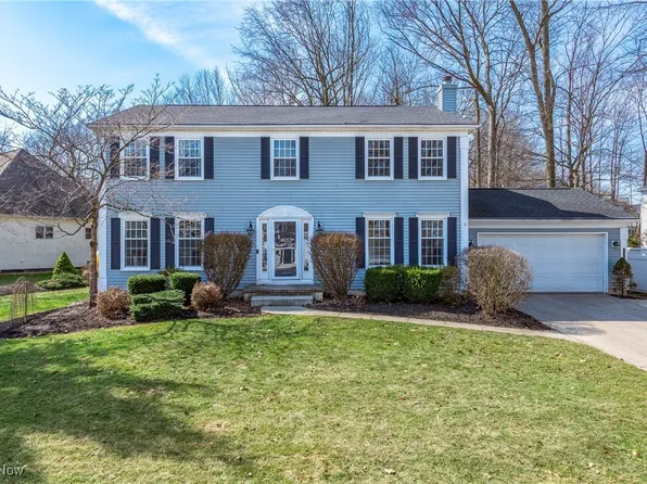 18782 S Inlet Dr, Strongsville, OH 44136