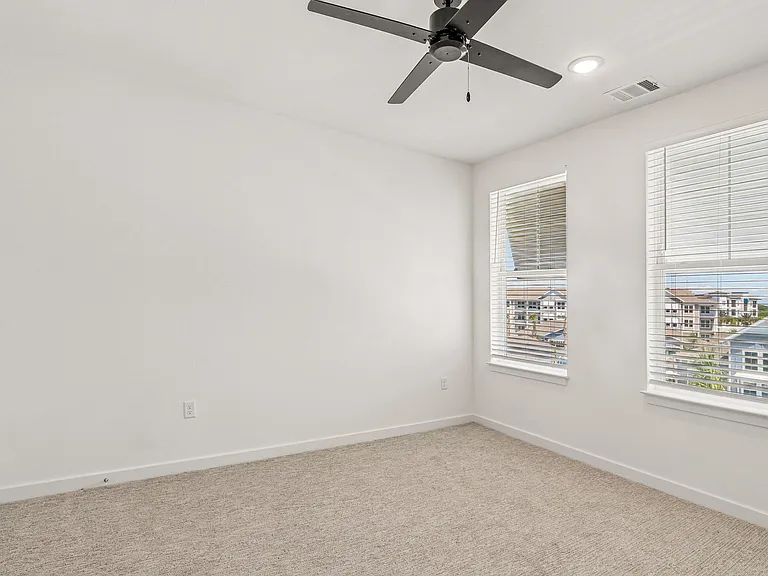 Velara Luxury Apartments — Photo 85