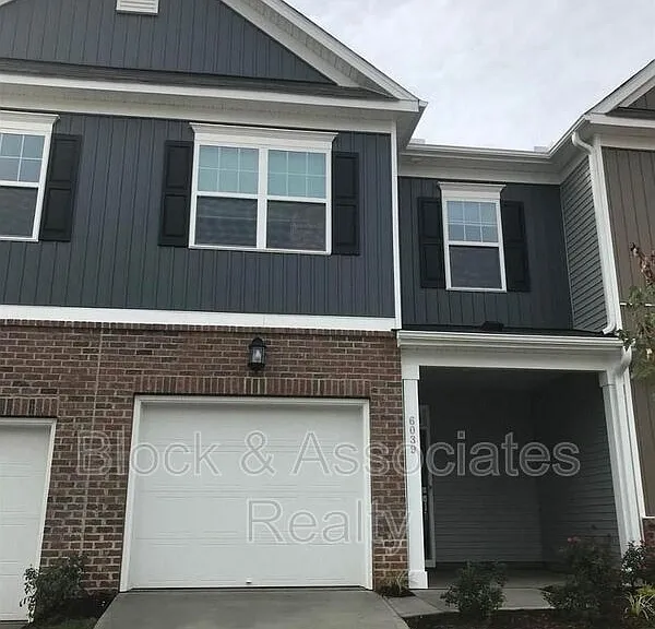 6039 Beale Loop — Photo 1