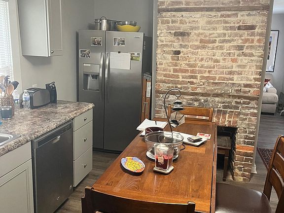 awesome cosy kitchen with SS appliances