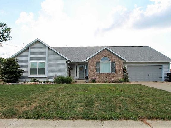 2nd image of 3212 Lindale Ln