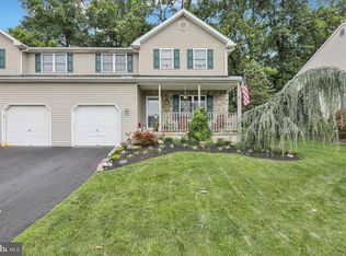 238 Bainbridge Cir, Sinking Spring, PA 19608