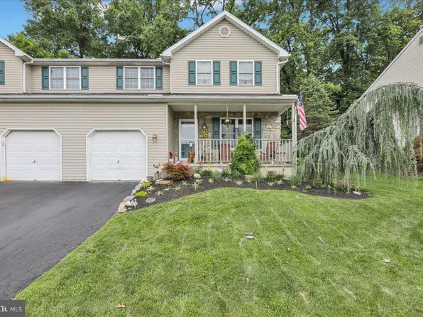 238 Bainbridge Cir, Sinking Spring, PA 19608