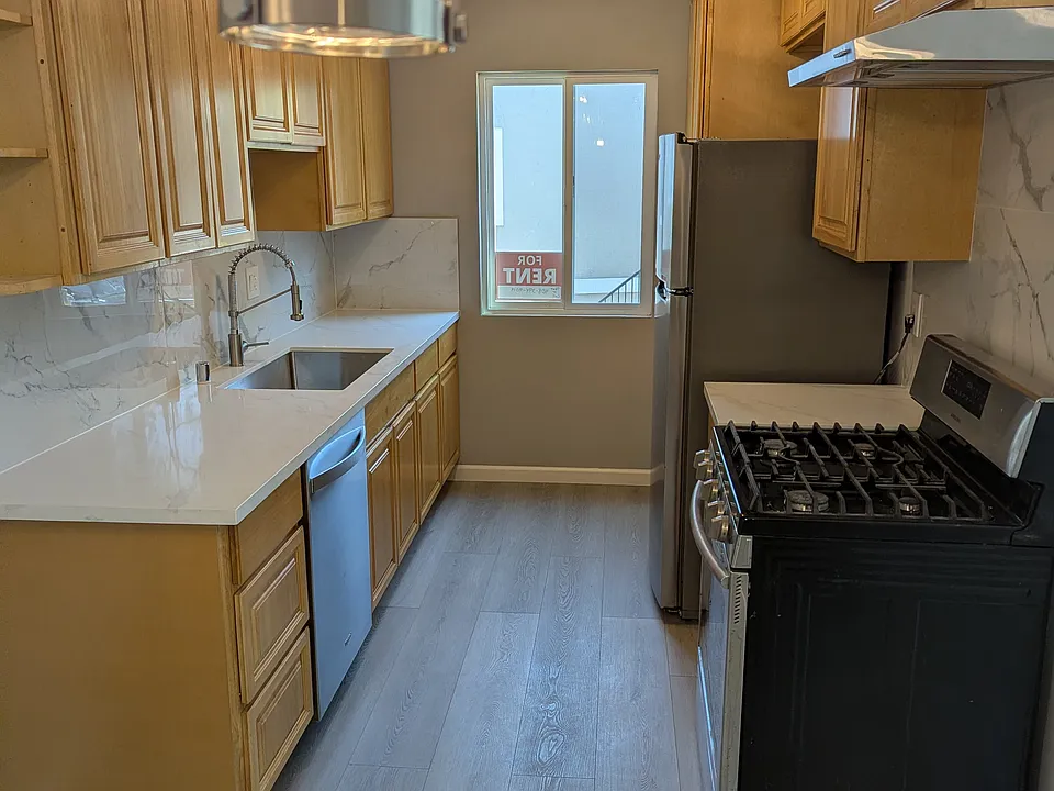 329 Ethyl St #4